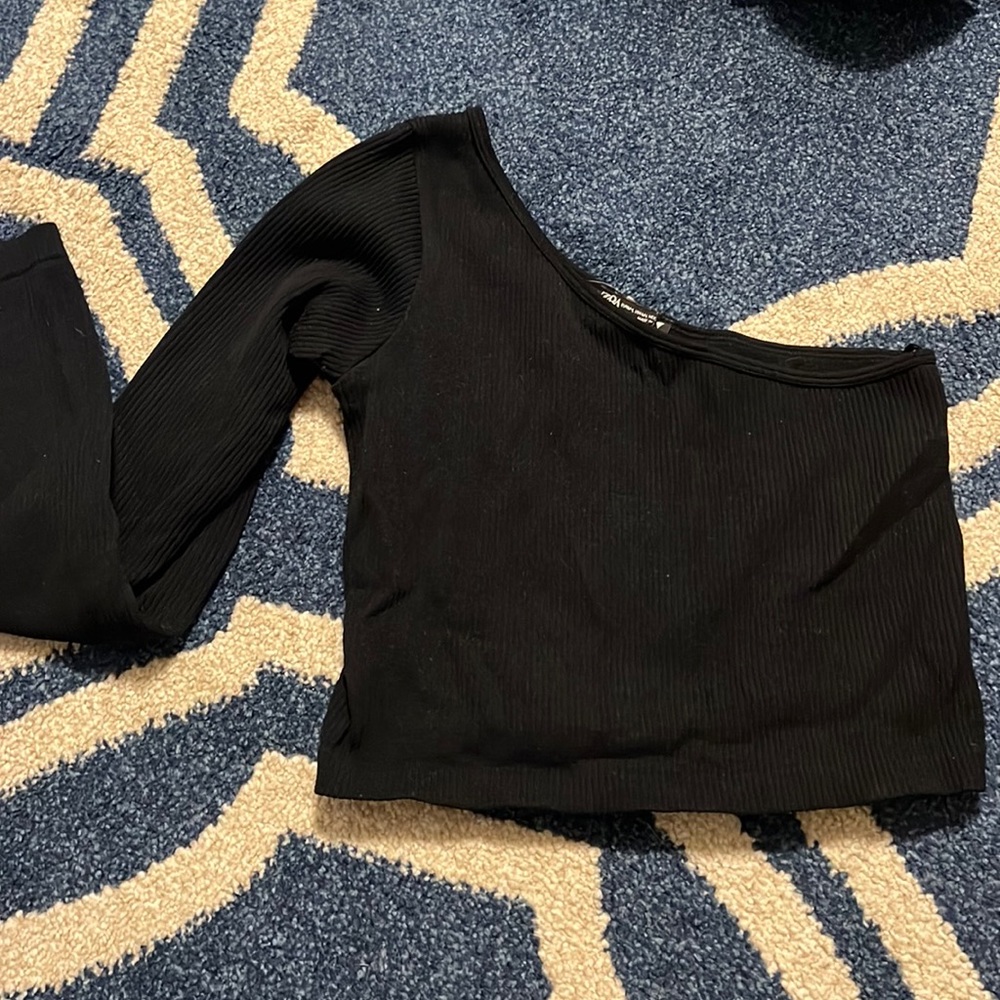 Black one shoulder long sleeve